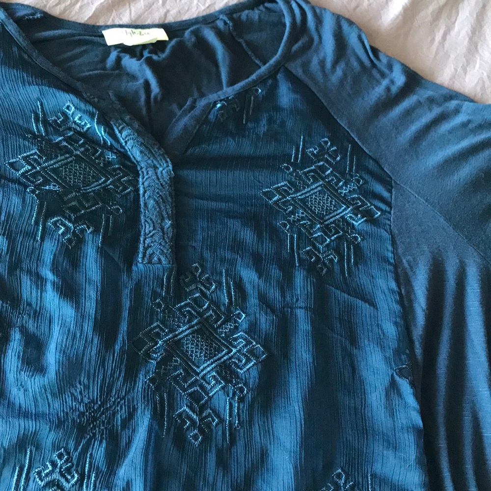 Navy top